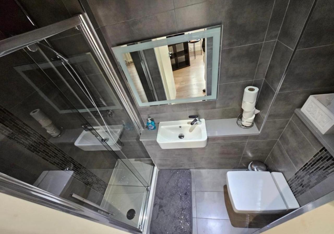 Luxury Double Room With Private Bathroom, Edinburgh